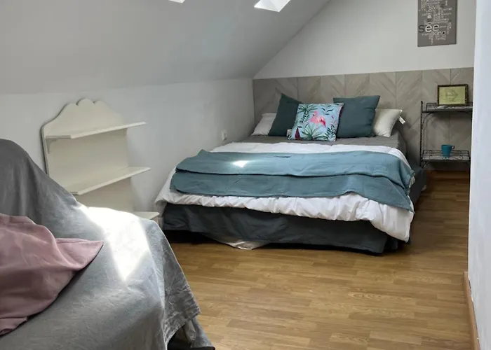 Atico Duplex Luminoso شقة